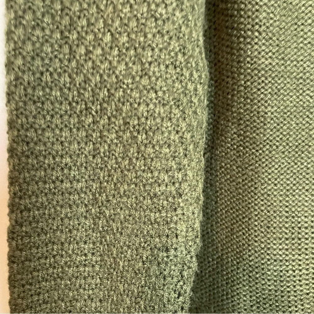 Hooked Up Olive Green Basketweave Long Sleeve Pullover Sweater Sz.XS - Picture 7 of 9